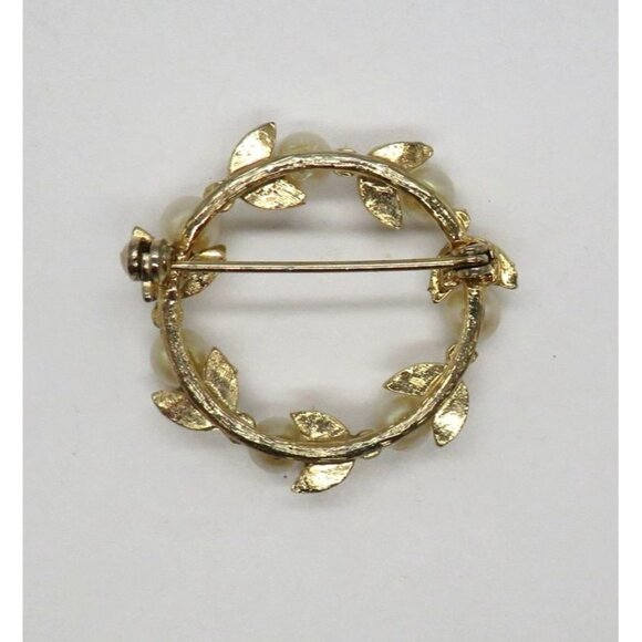Vintage Brooch Gold Tone Leaf Imitation Pearl Wreath 1.25" Pin - Picture 11 of 11